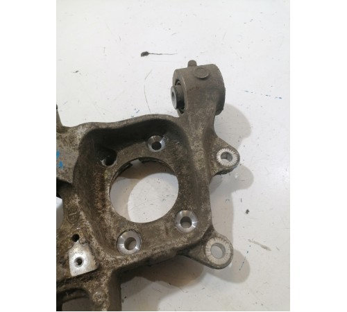 Кулак поворотный задний левый