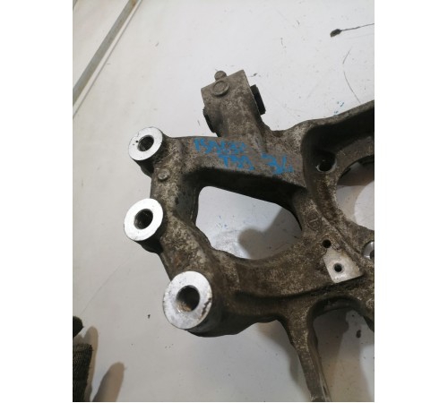 Кулак поворотный задний левый