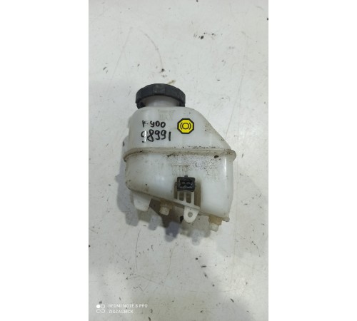 Бачок главного тормозного цилиндра