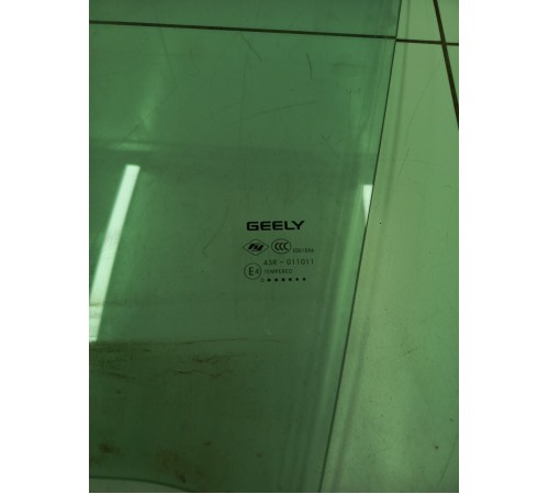 Стекло двери переднее левое