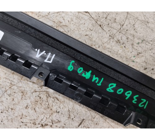 Накладка двери передняя левая