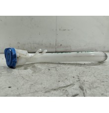 Горловина бачка омывателя с крышкой