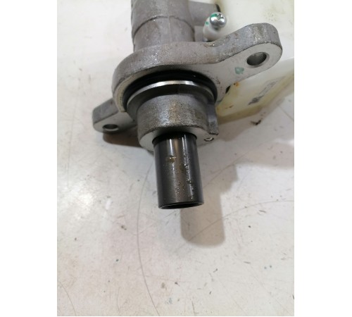 Главный тормозной цилиндр в сборе