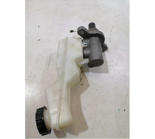 Главный тормозной цилиндр в сборе