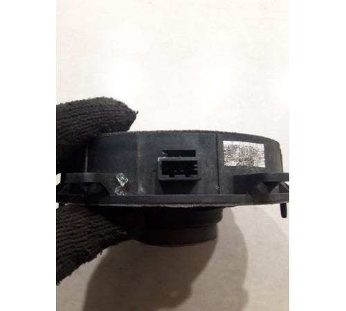 Динамик двери (передний правый)