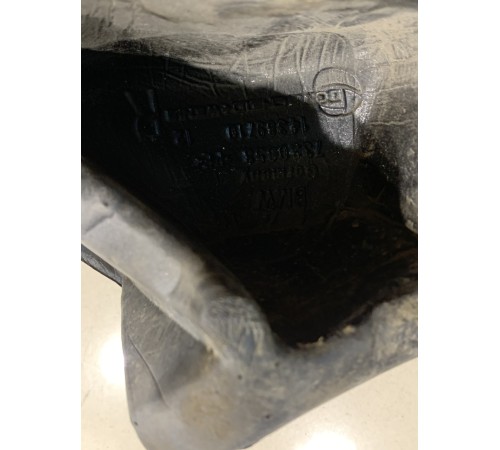 Уплотнитель стойки правый