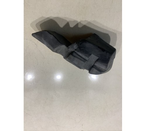 Уплотнитель стойки правый