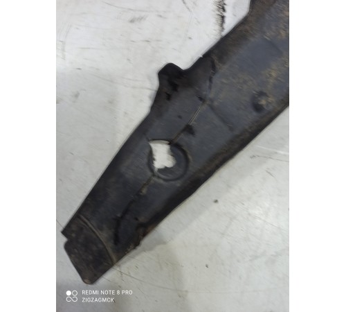 Пыльник крыла передний левый