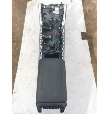 Центральная консоль с подлокотником