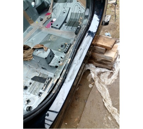 Порог со стойкой правый