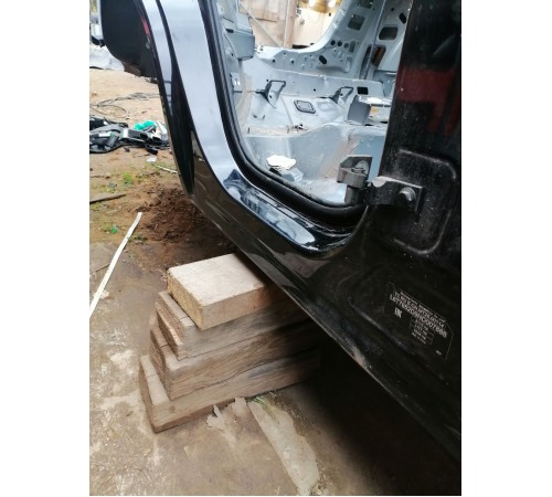 Порог со стойкой правый