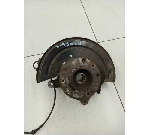 Кулак поворотный передний левый