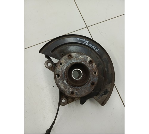 Кулак поворотный передний левый