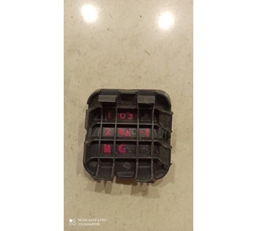 Накладка (заглушка) крышки багажника