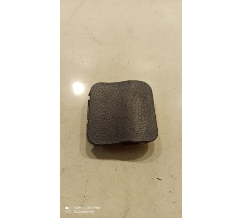 Накладка (заглушка) крышки багажника