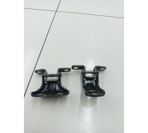 Комплект петель задней левой двери