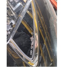 Стекло глухое левое Форточка