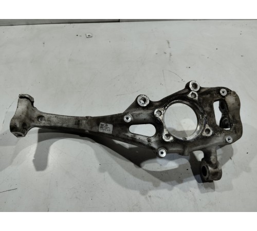 Кулак поворотный передний левый