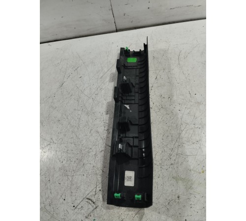 Накладка дверной карты передняя правая