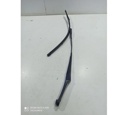 Поводок стеклоочистителя(левый)