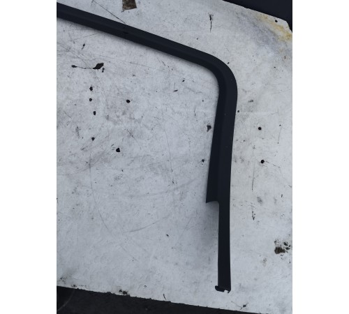 Накладка рамки окна задняя левая