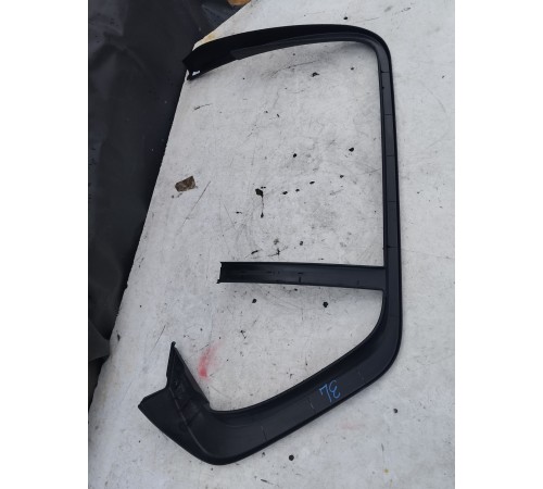 Накладка рамки окна задняя левая