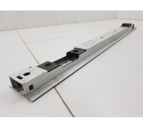 Направляющая багажника