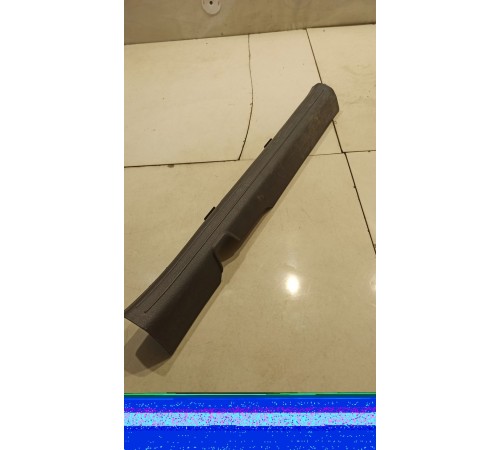 Накладка порога (передняя левая)