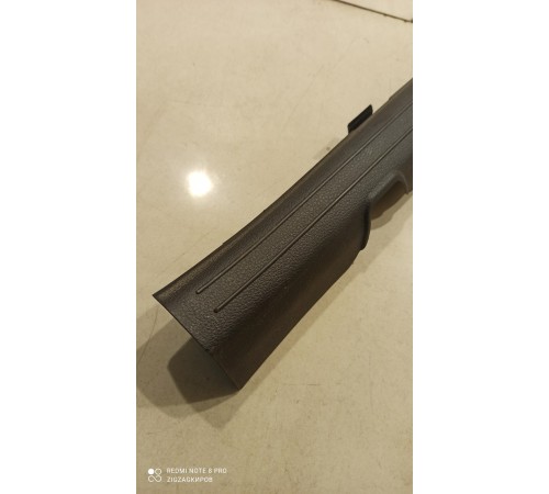 Накладка порога (передняя левая)