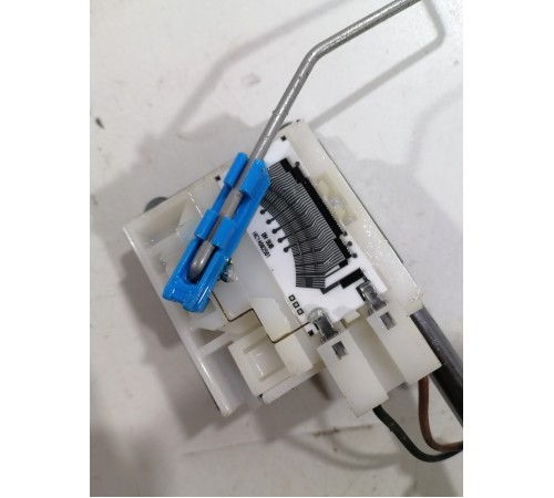 Датчик уровня топлива в бензобаке