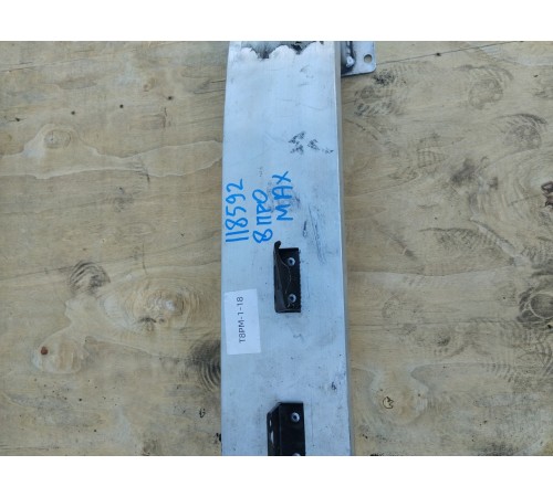 Усилитель переднего бампера