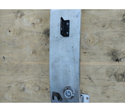 Усилитель переднего бампера