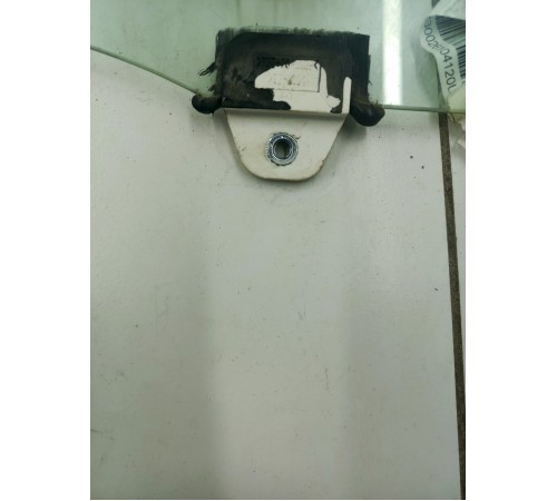 Стекло переднее левое