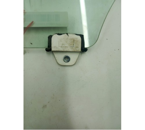 Стекло переднее левое