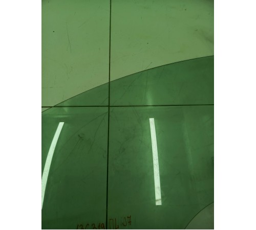 Стекло переднее левое