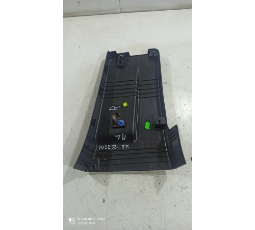 Обшивка центральной стойки(левая нижняя)