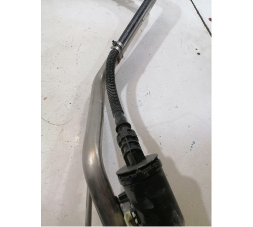 Горловина топливного бака