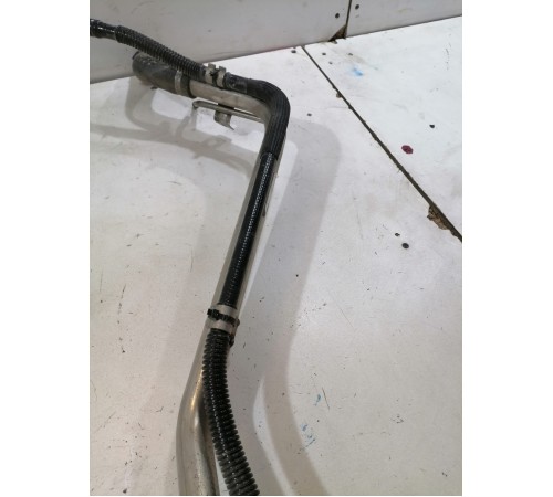 Горловина топливного бака