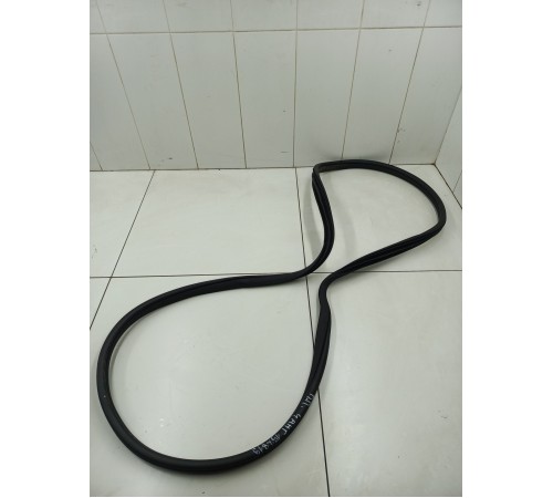 Уплотнитель двери передний правый