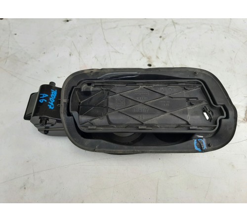 Лючок бензобака