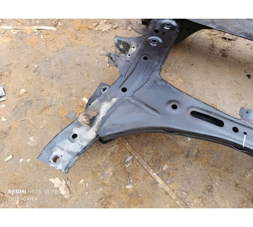 Балка подвески (подрамник) передняя