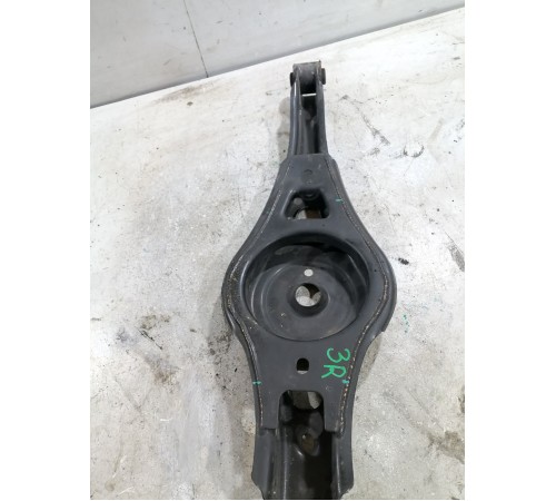 Рычаг задний  правый под пружину