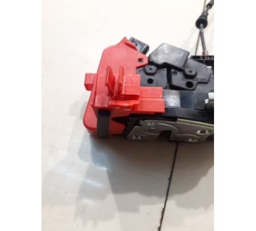 Замок двери (задний, правый)