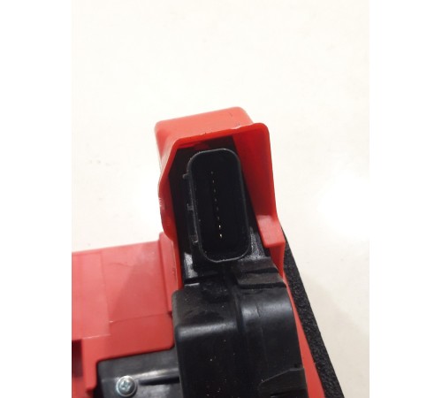 Замок двери (задний, правый)