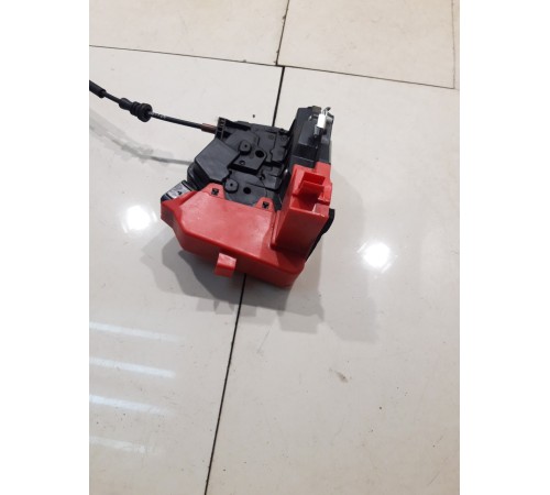 Замок двери (задний, правый)