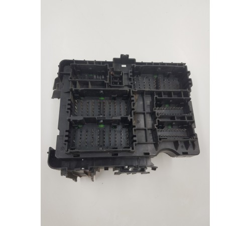 Корпус предохранителей и реле