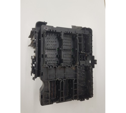 Корпус предохранителей и реле