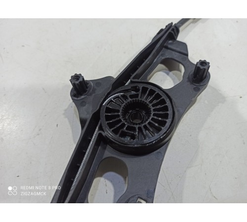 Стеклоподъемник (задний правый)