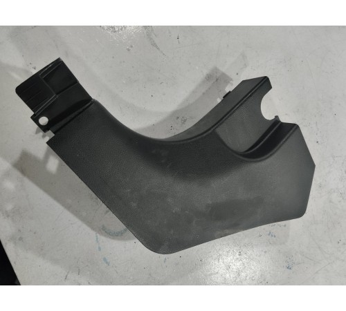 Накладка стойки передняя левая