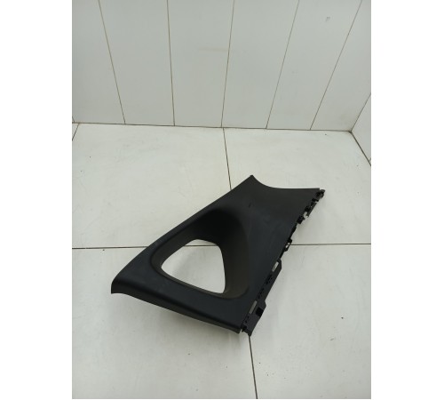 Обшивка задней стойки